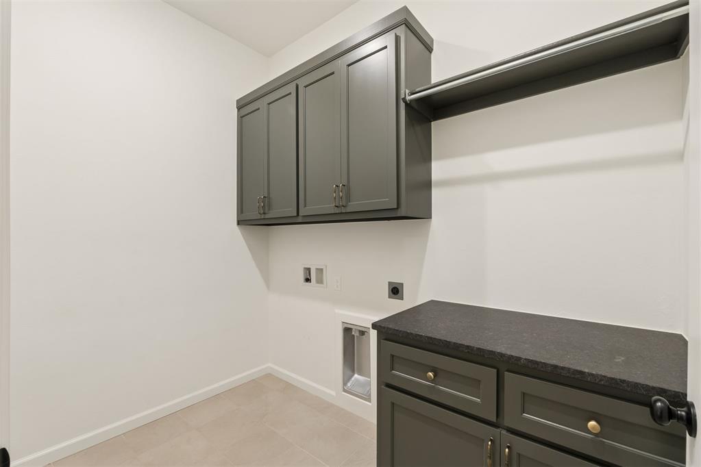 8110 Goldfinch Drive Property Photo 45