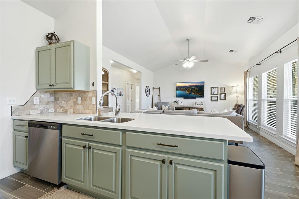 15 Integrity Circle Property Photo 13