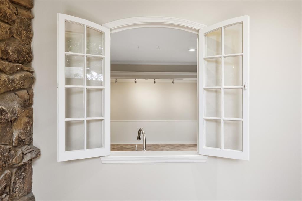 3804 Nw 69th Street Property Photo 6