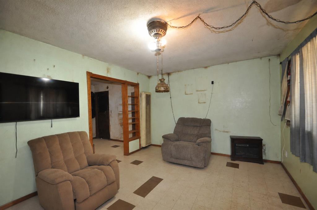 111 S Norman Avenue Property Photo 3