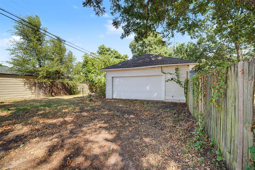 218 W Adams Street Property Photo 17