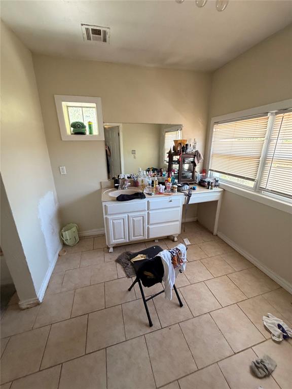 2221 Glen Ellyn Street Property Photo 8