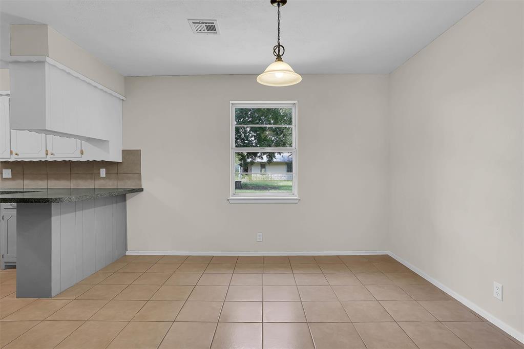 117 E 4th Street Property Photo 8