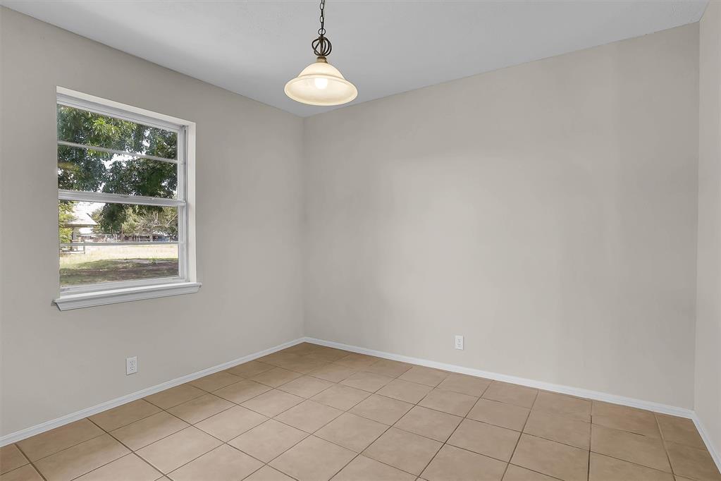 117 E 4th Street Property Photo 9