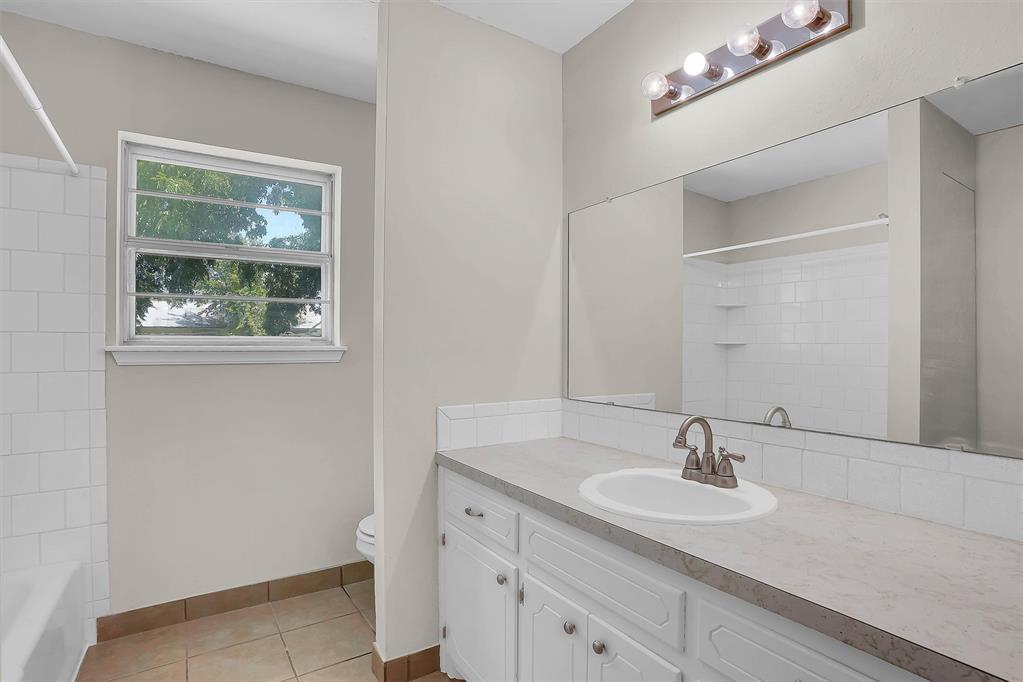 117 E 4th Street Property Photo 23