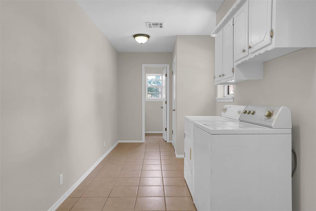 117 E 4th Street Property Photo 25