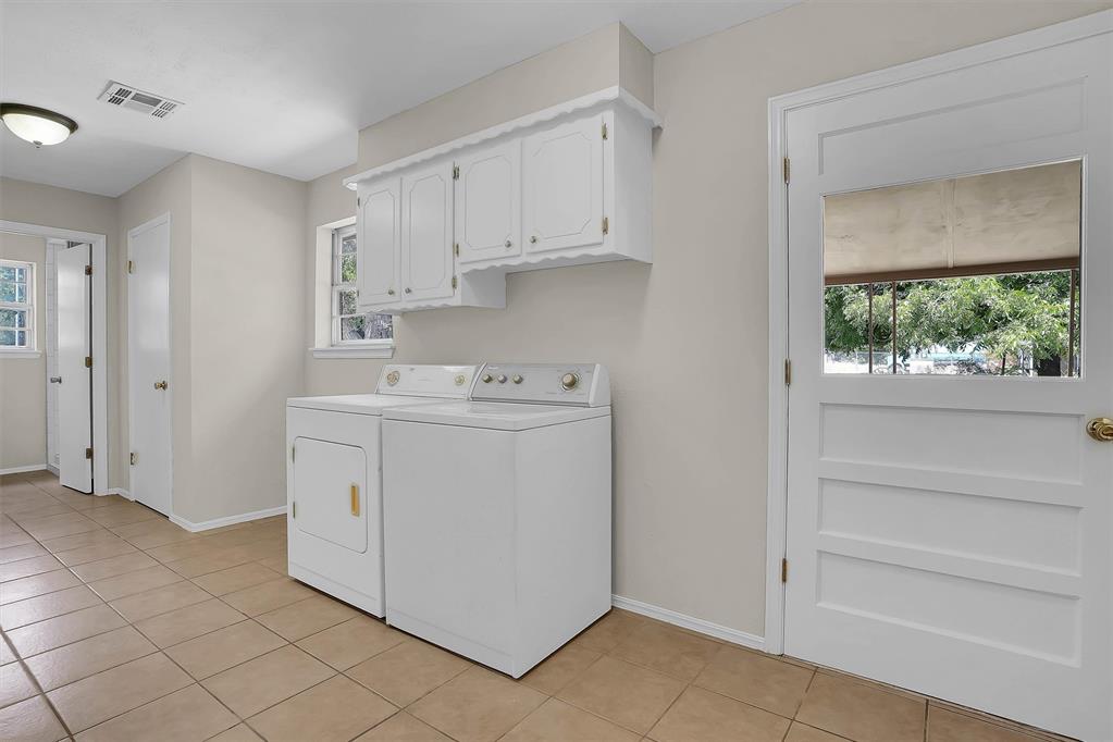 117 E 4th Street Property Photo 26