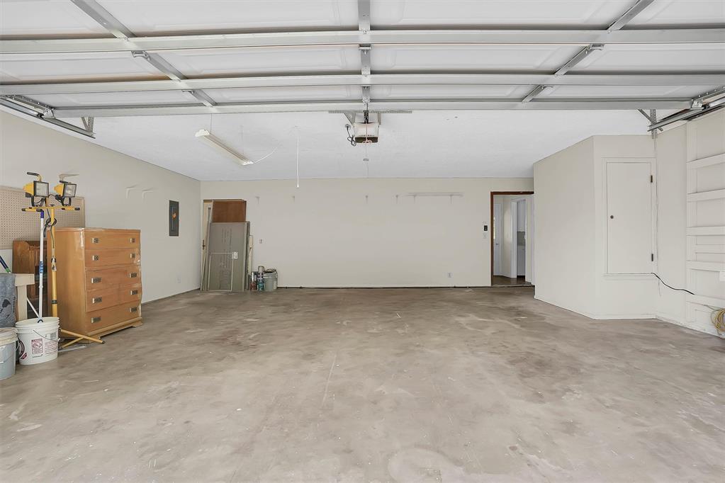 117 E 4th Street Property Photo 28