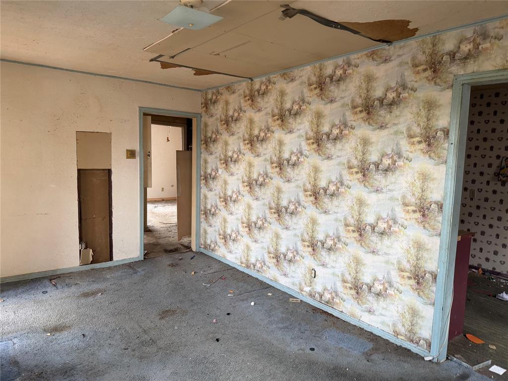 3105 S Independence Avenue Property Photo 3