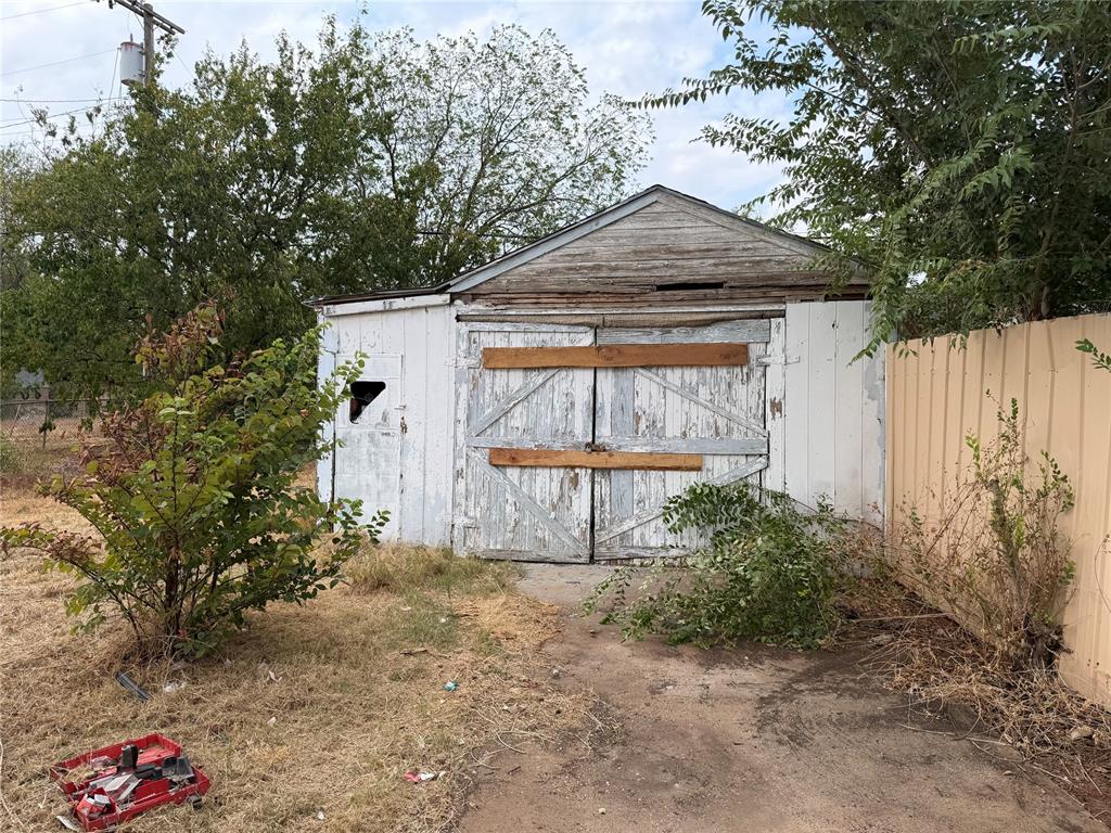 3105 S Independence Avenue Property Photo 15