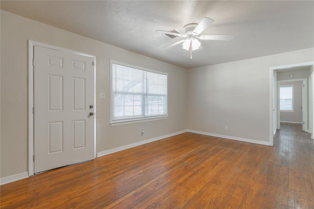 936 Crabtree Cove Property Photo 4