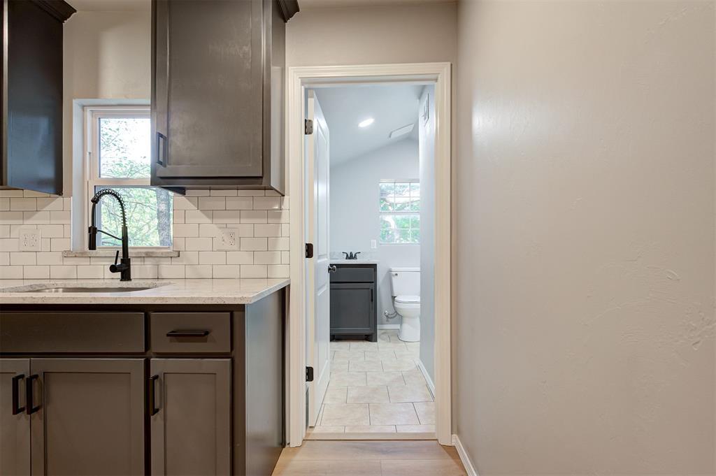 407 E 7th Street Property Photo 13