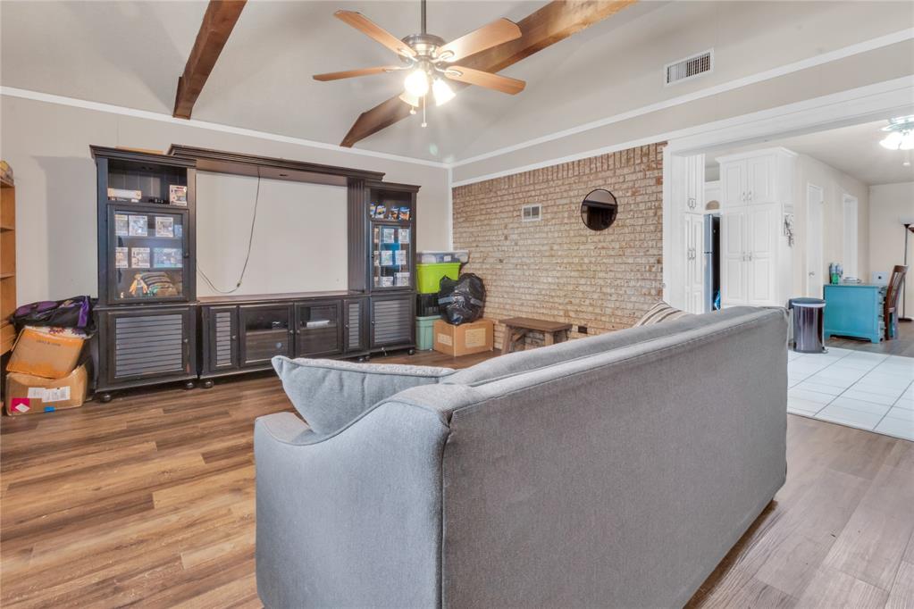 2505 N Hammond Avenue Property Photo 4