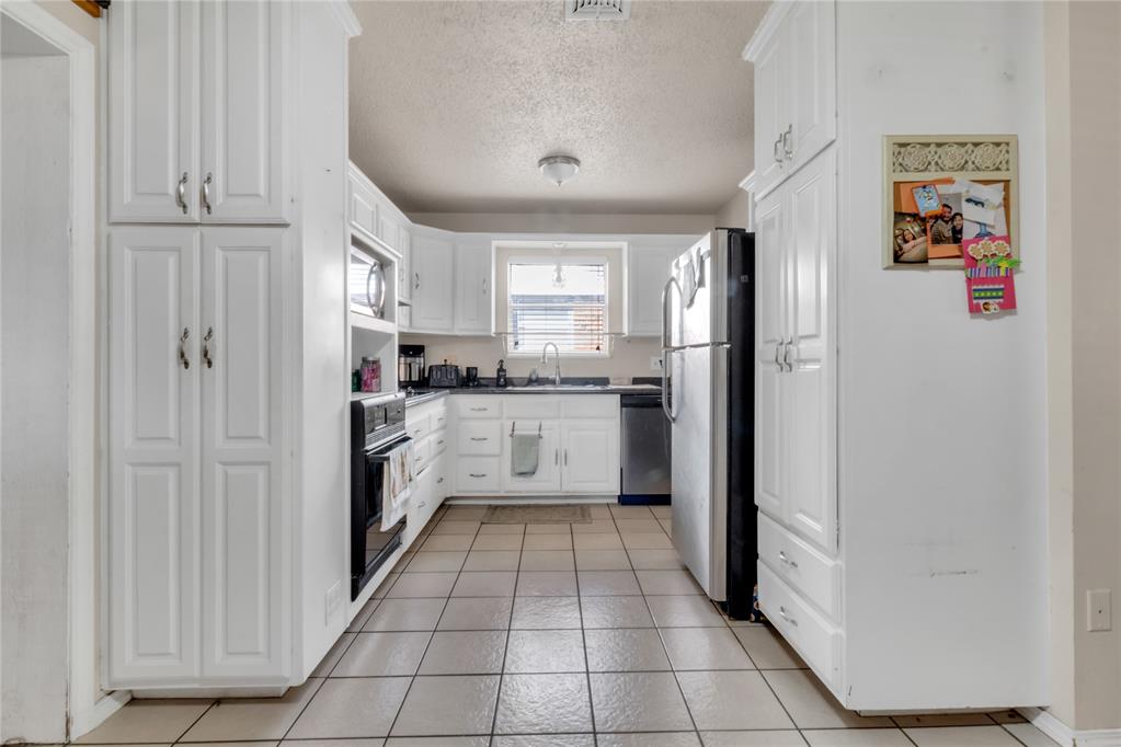 2505 N Hammond Avenue Property Photo 5