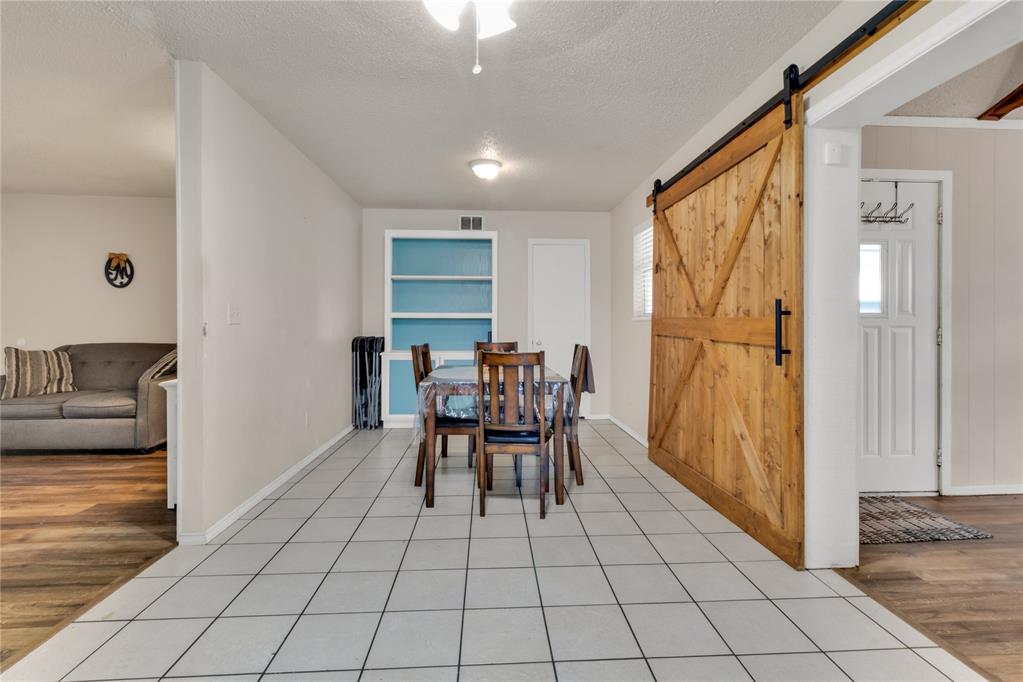 2505 N Hammond Avenue Property Photo 9