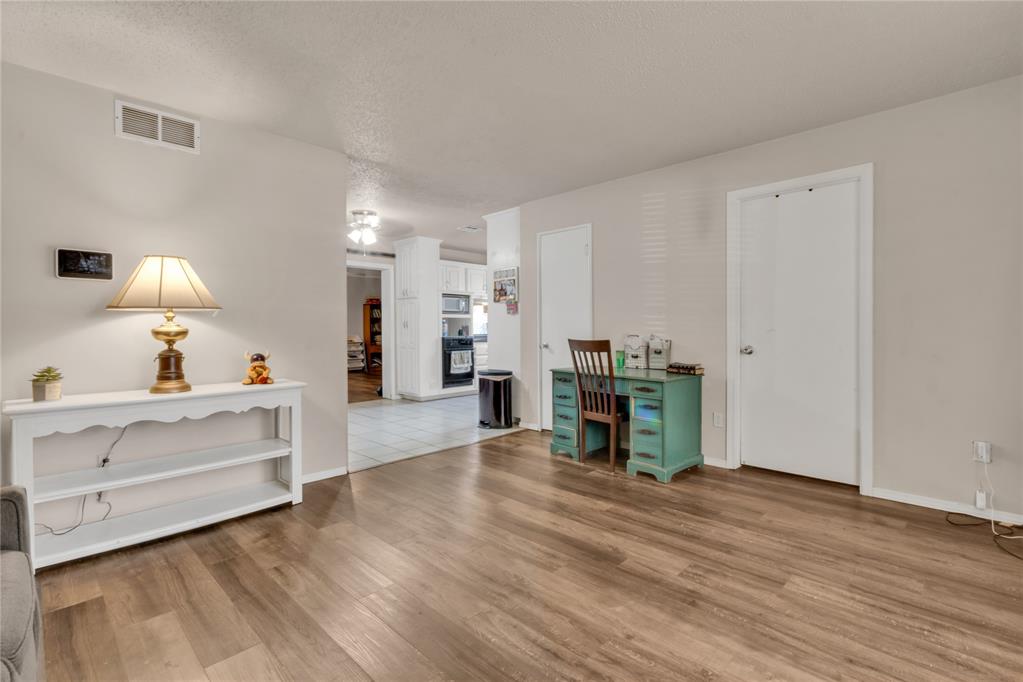 2505 N Hammond Avenue Property Photo 12