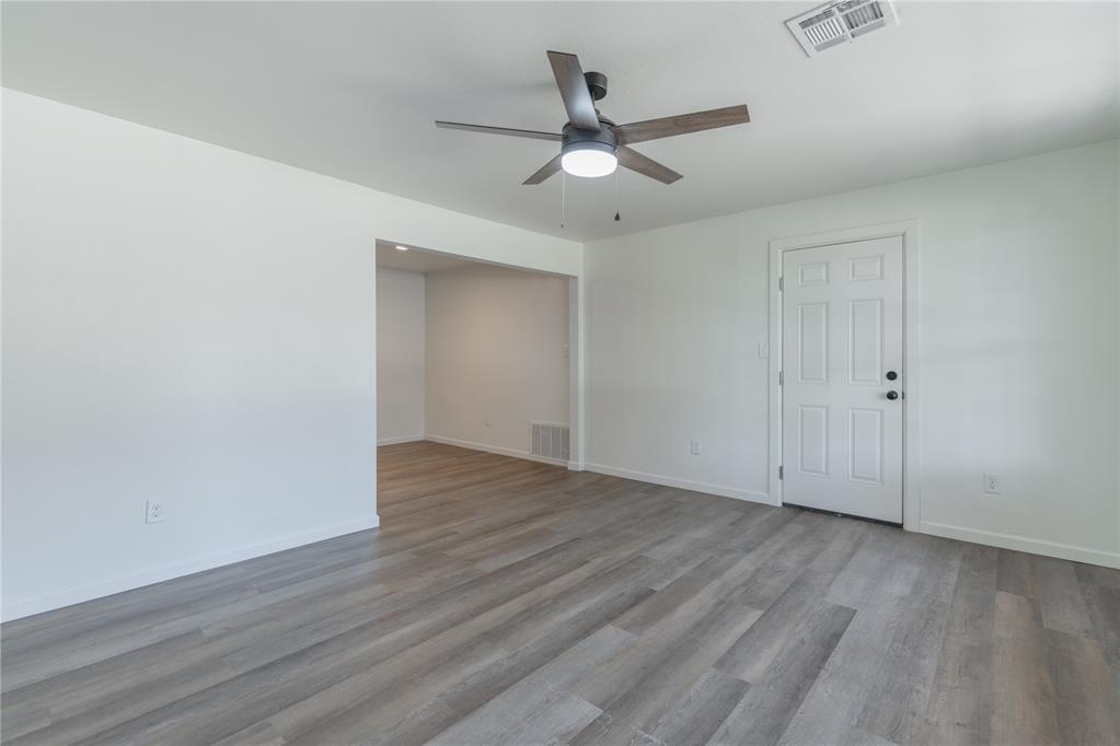 1105 N Beach Avenue Property Photo 5