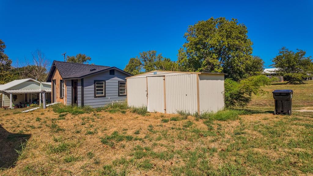 409 Fir Street Property Photo 4