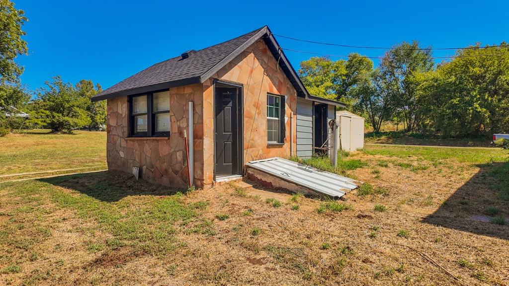 409 Fir Street Property Photo 21