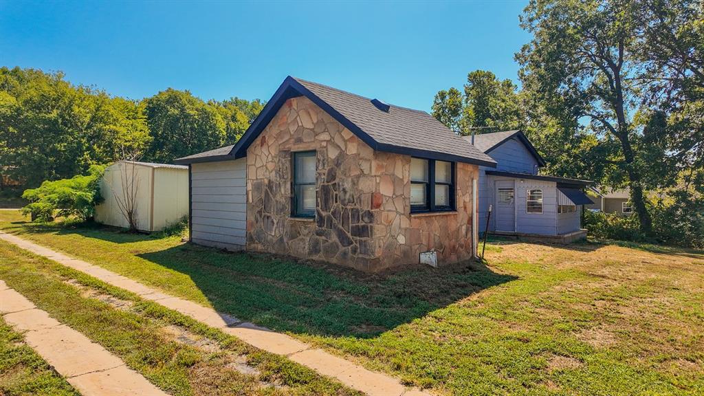 409 Fir Street Property Photo 25