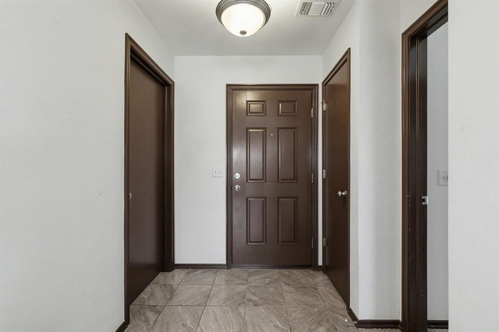 19104 Visto Drive Property Photo 4