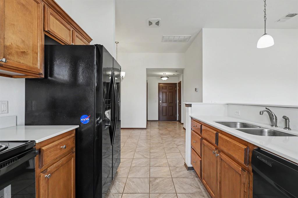 19104 Visto Drive Property Photo 7