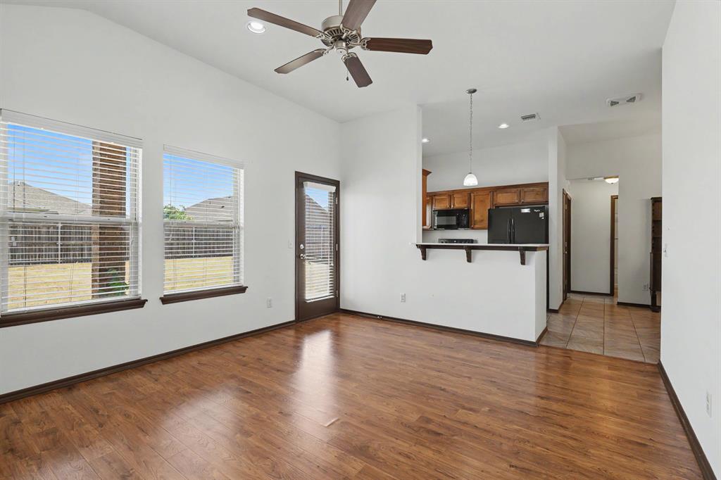 19104 Visto Drive Property Photo 12