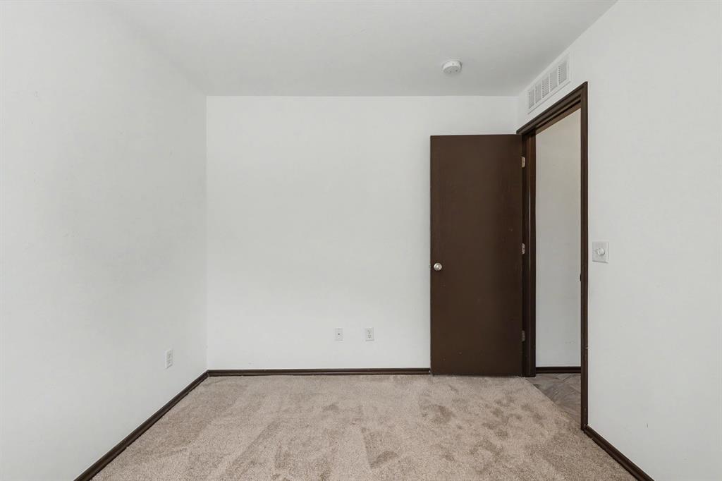 19104 Visto Drive Property Photo 24