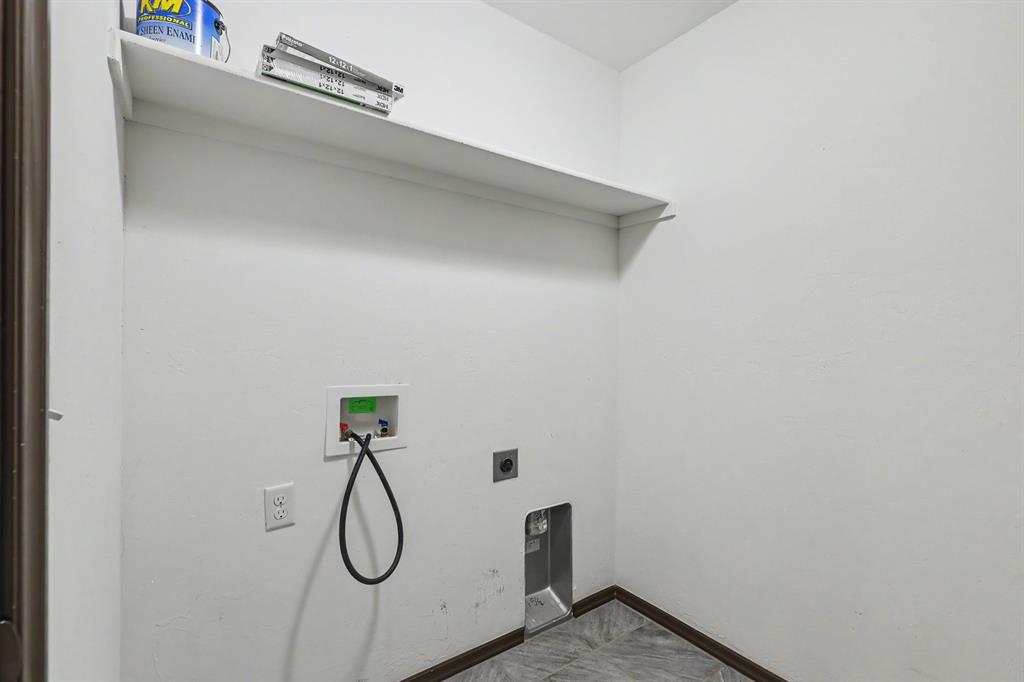 19104 Visto Drive Property Photo 25