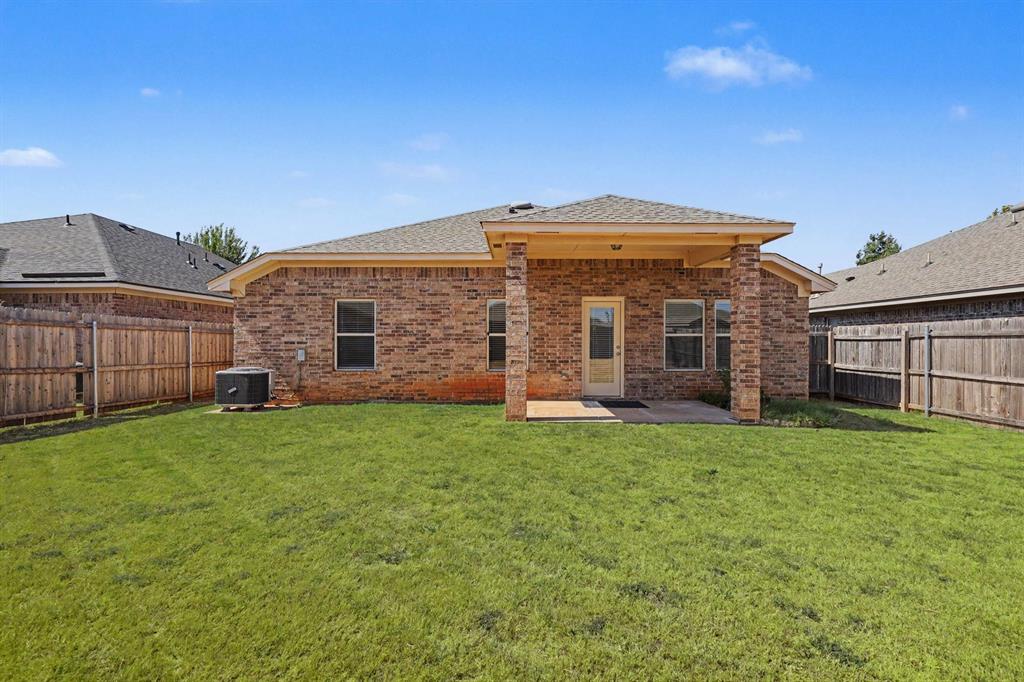 19104 Visto Drive Property Photo 27
