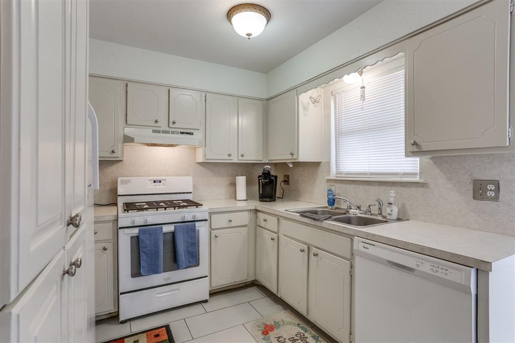 6732 N Meridian Avenue Property Photo 7