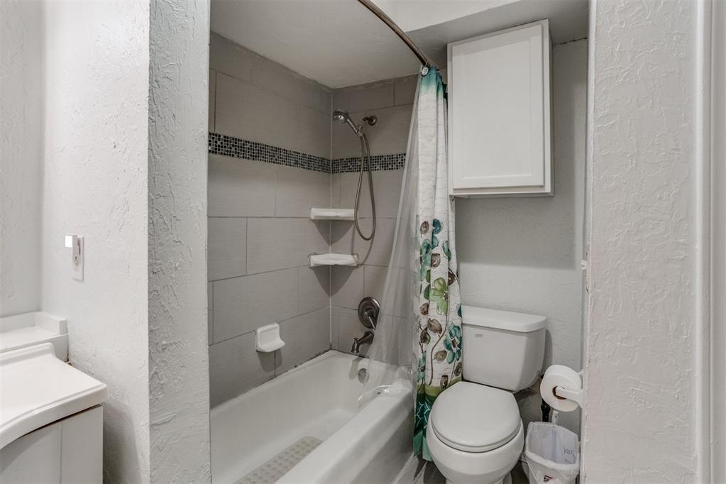 6732 N Meridian Avenue Property Photo 12