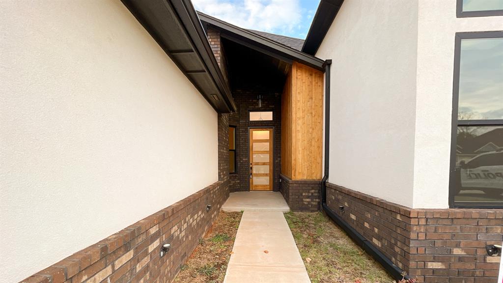 621 E Barajas Terrace Property Photo 4