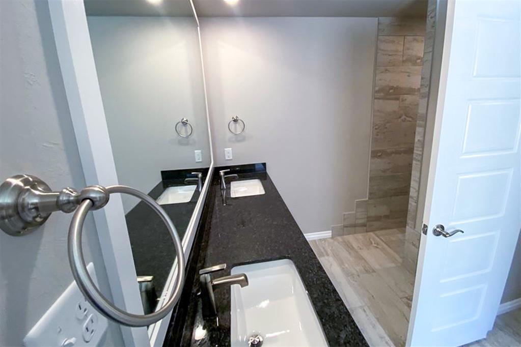 12500 Elba Drive Property Photo 9