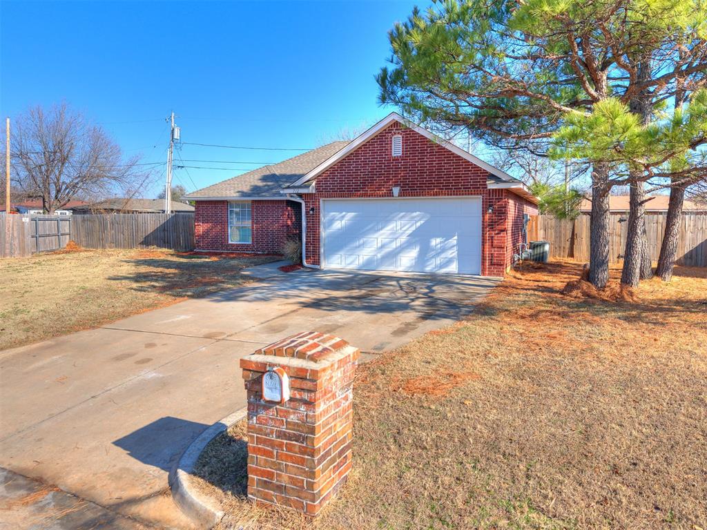 712 Wall Circle Property Photo 6