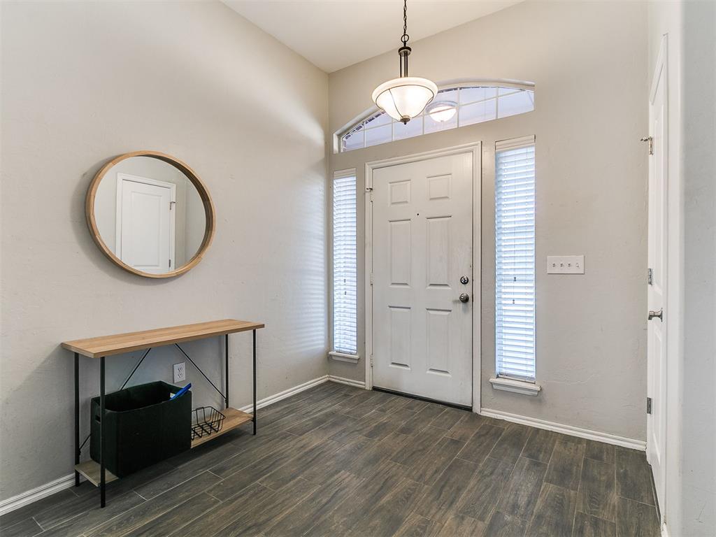 712 Wall Circle Property Photo 15