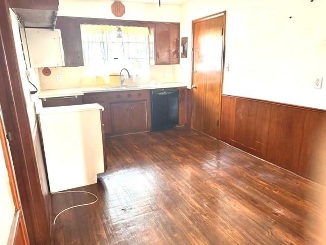 128 W Jarman Drive Property Photo 3