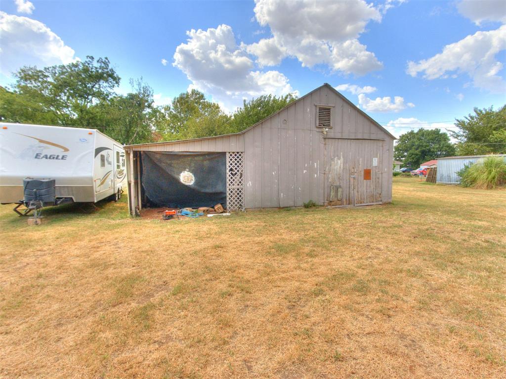 309 S Pybas Street Property Photo 4