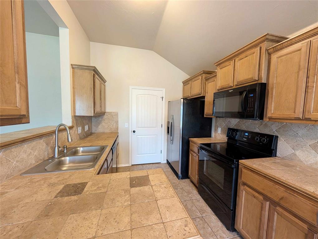 621 Apple Tree Lane Property Photo 5