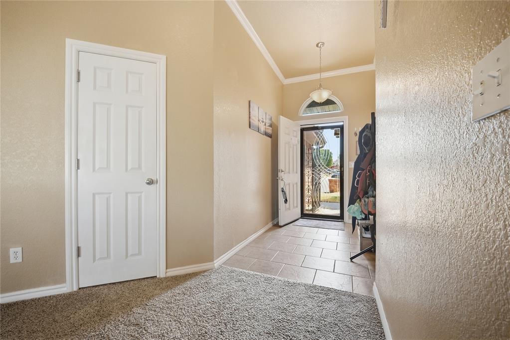 8133 Woodhue Drive Property Photo 8