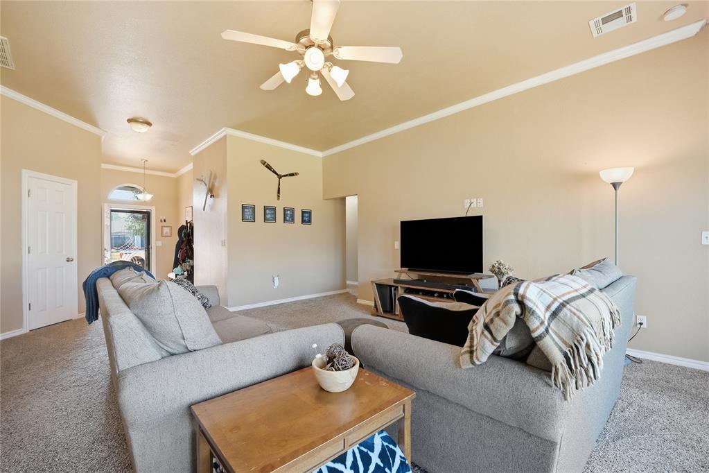 8133 Woodhue Drive Property Photo 11