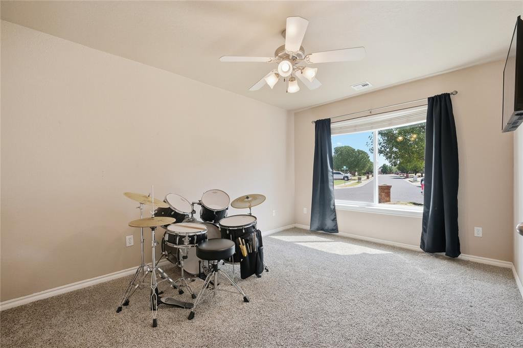 8133 Woodhue Drive Property Photo 23