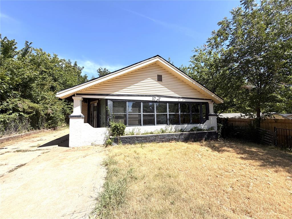 1707 E Park Place Property Photo 2