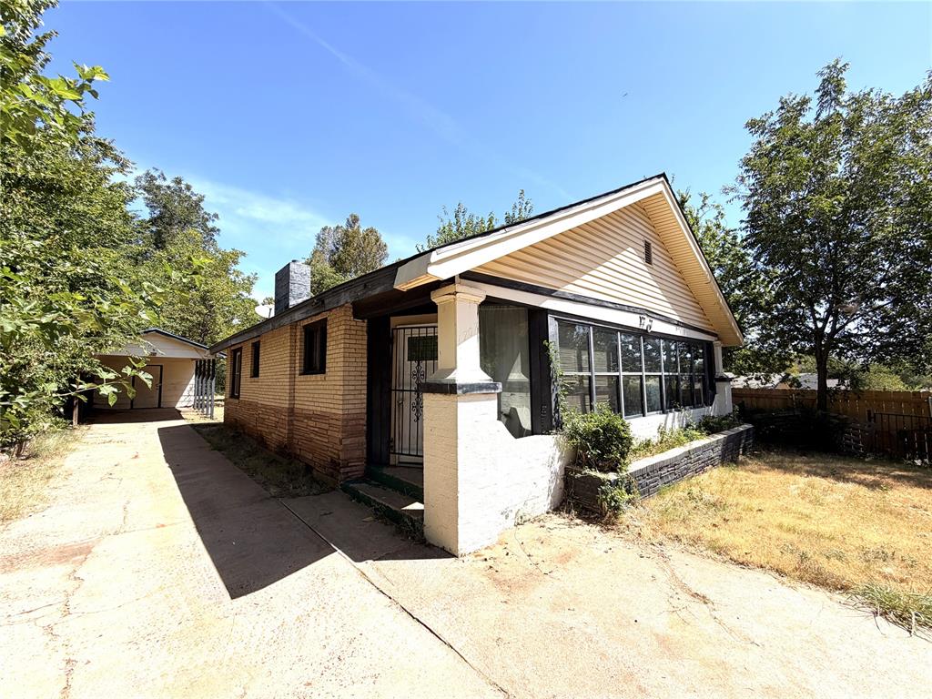 1707 E Park Place Property Photo 3