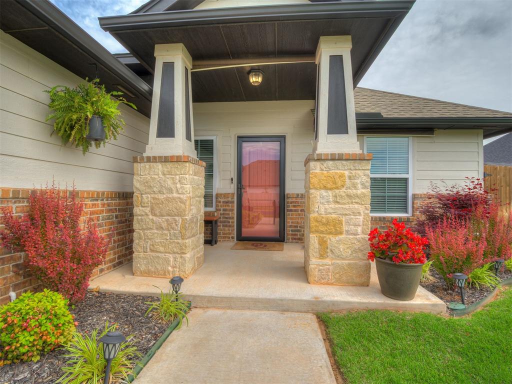 2416 Creek Side Circle Property Photo 4