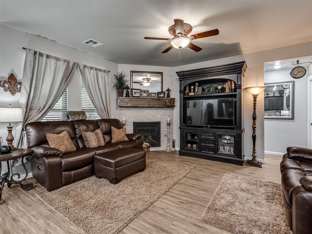 2416 Creek Side Circle Property Photo 7
