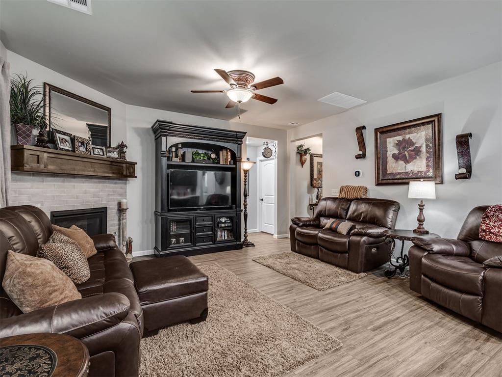 2416 Creek Side Circle Property Photo 8