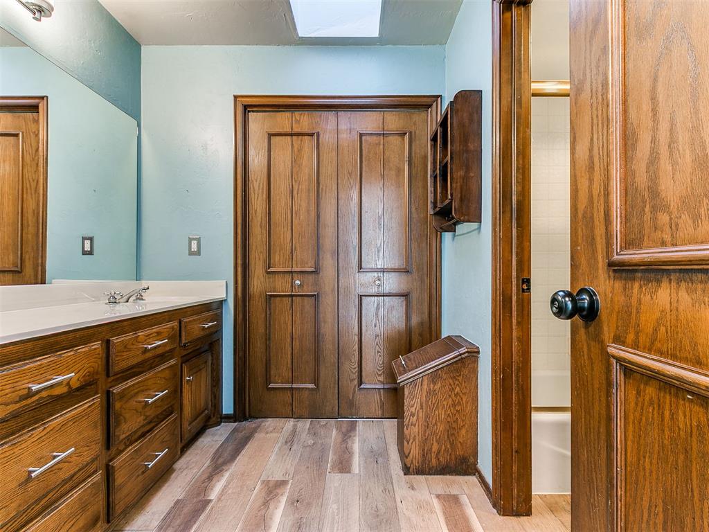 8221 Nw 99th Street Property Photo 42
