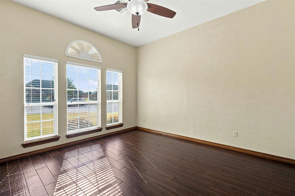 1607 Sw Edward Circle Property Photo 8