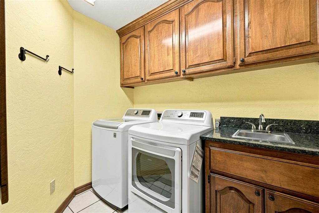 1607 Sw Edward Circle Property Photo 42